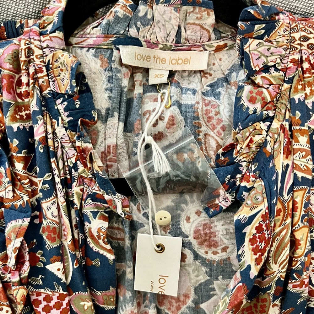 LOVE THE LABEL Printed 3/4-Sleeve Jumpsuit in Multicolor Paisley - Picture 2 of 4